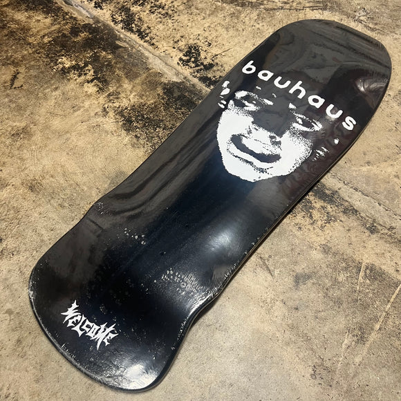 WELCOME X BAUHAUS MASK ON EARLY GRAB BLACK DIP 10.0