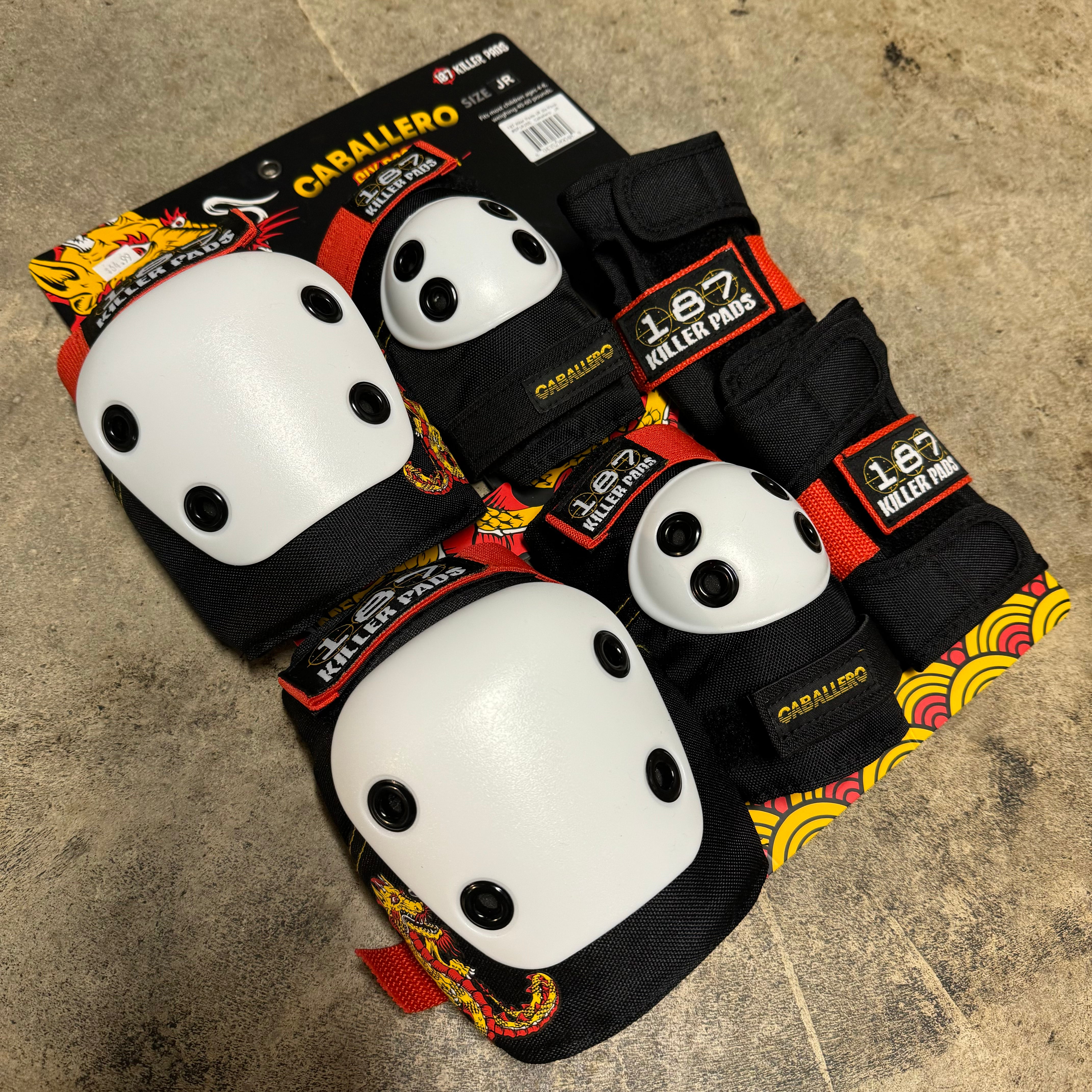 187 KILLER PADS JR. SIX PACK 美品 装着のみ 大人気 187 KILLER PADS JR. SIX PACK 美品 装着のみ 大人気 187 Killer