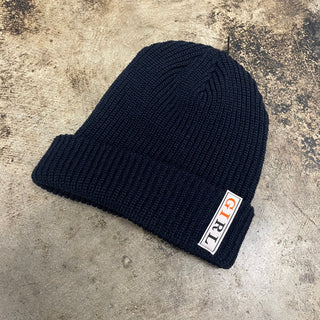 GIRL SERIF CABLE BEANIE (NAVY)