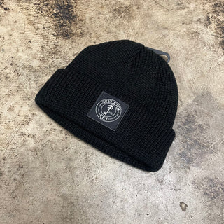 SKELETON KEY FISHERMAN RIBBED BEANIE (BLACK)