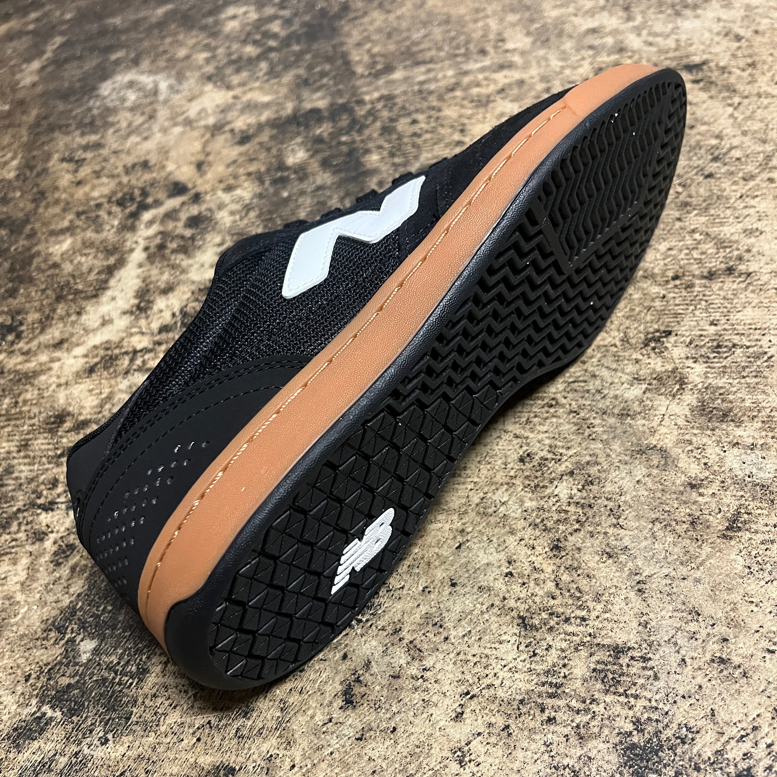 NEW BALANCE NUMERIC 440 V2 (BLACK/WHITE) NM440BNG – 3rd Lair